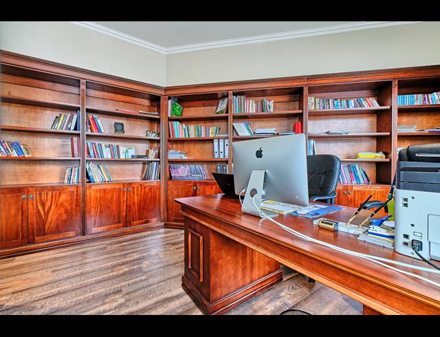 5 BEDROOM HOUSE FOR SALE IN BLUE HILLS EQUESTRIAN ESTATE